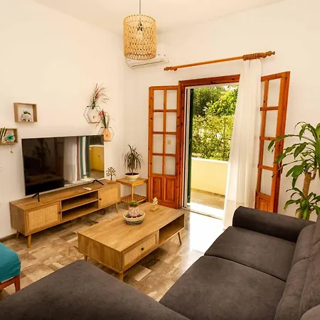 Blue Wave With Pool 100m From The Apartament *