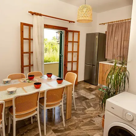 Blue Wave With Pool 100m From The