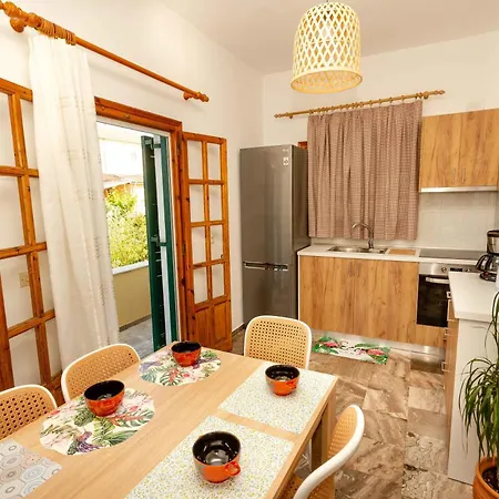 Apartment Blue Wave With Pool 100m From The