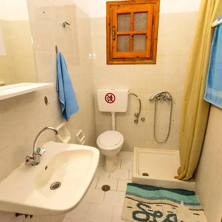 Blue Wave With Pool 100m From The Karousádes