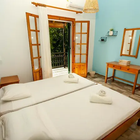 Blue Wave With Pool 100m From The Karousádes