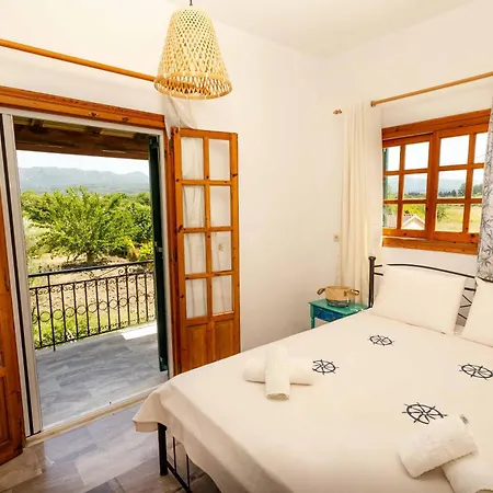 Apartment Blue Wave With Pool 100m From The Karousades (Esperies)