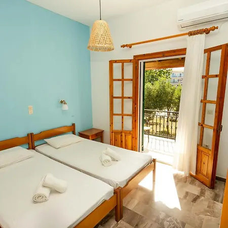 Apartment Blue Wave With Pool 100m From The