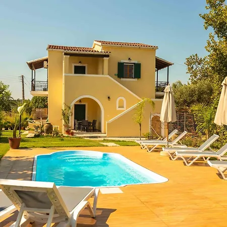 Apartment Blue Wave With Pool 100m From The