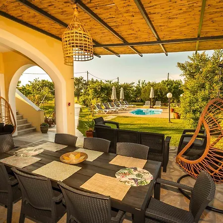 شقة Blue Wave With Pool 100m From The Karousádes