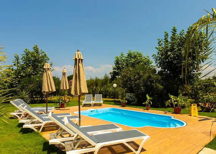 Blue Wave With Pool 100m From The Karousádes