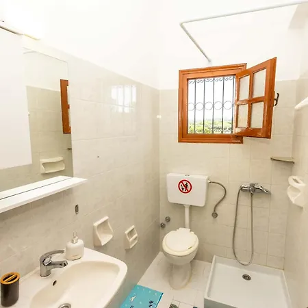 Blue Wave With Pool 100m From The Appartement *