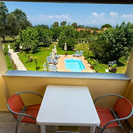 Blue Wave With Pool 100m From The Appartement *